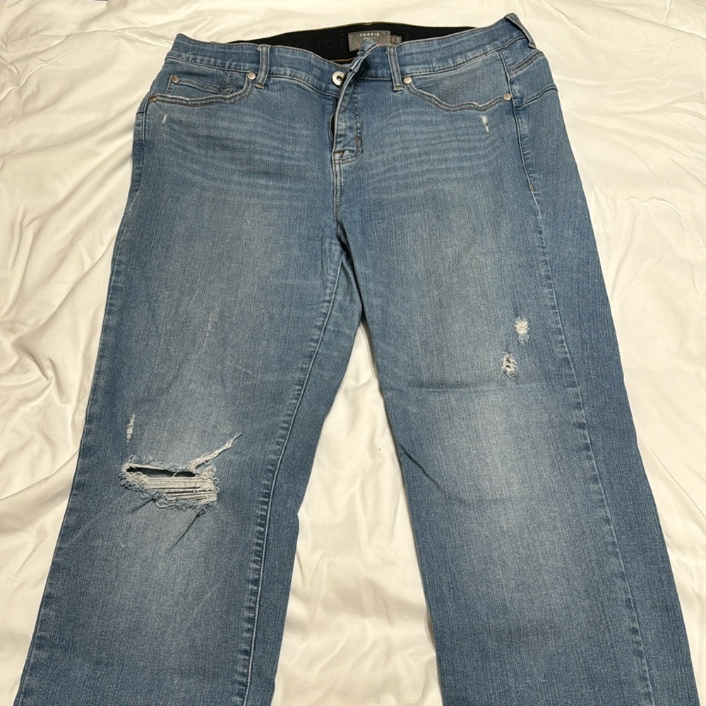 Torrid Bombshell Straight 16R